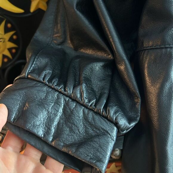 Elegant Black Leather Hooded Coat for Women Size 2 - Picture 16 of 16